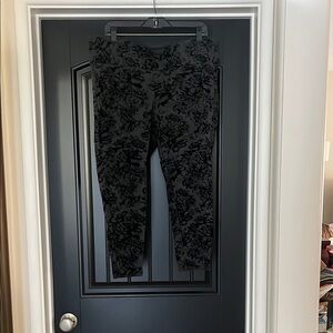 Torrid Black Floral Pixie Leggings